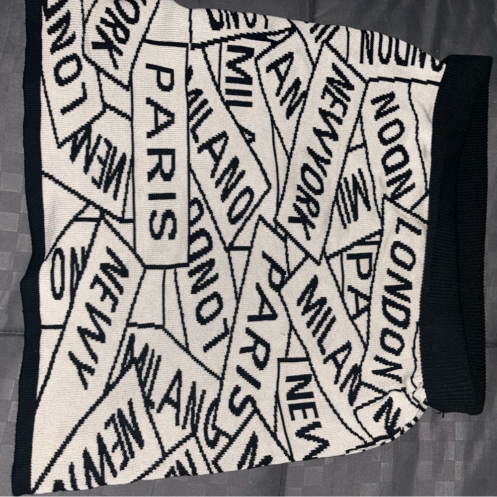 Women's White Graphic Mini Skirt And Crop Top Matching Set - Fashion Brand - Picture 5 of 8